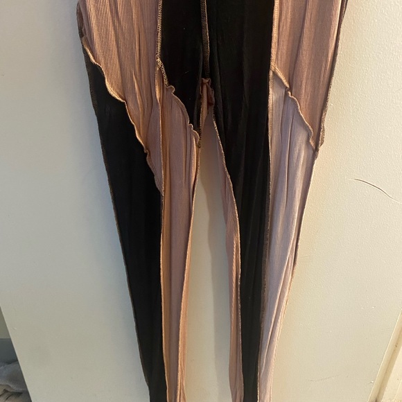 Ribbed and Distressed Legging And Croptol set - Picture 4 of 5